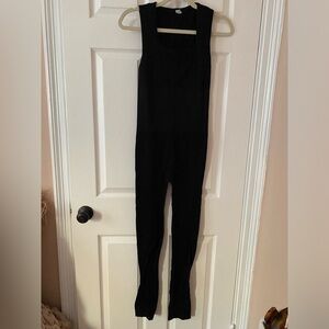Like new viral Tik Tok sleeveless black jumper